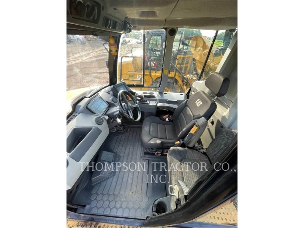 CAT 730 铰接式自卸车