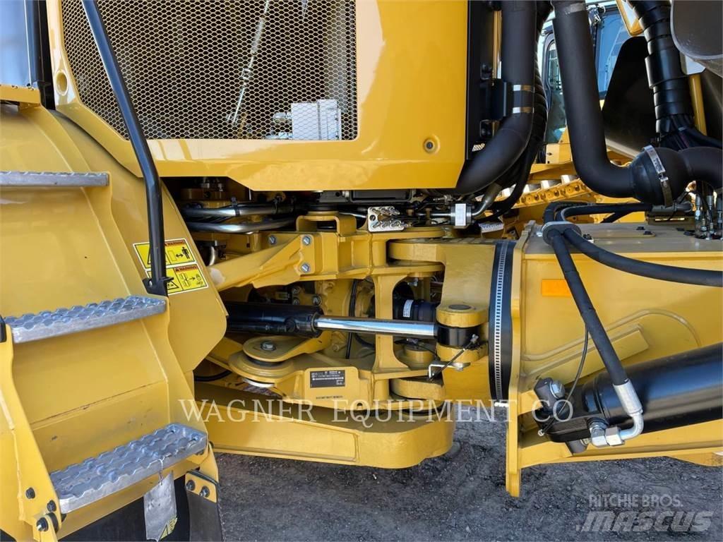 CAT 730 铰接式自卸车
