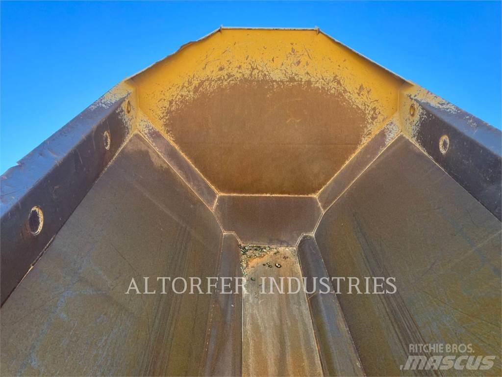 CAT 730 铰接式自卸车