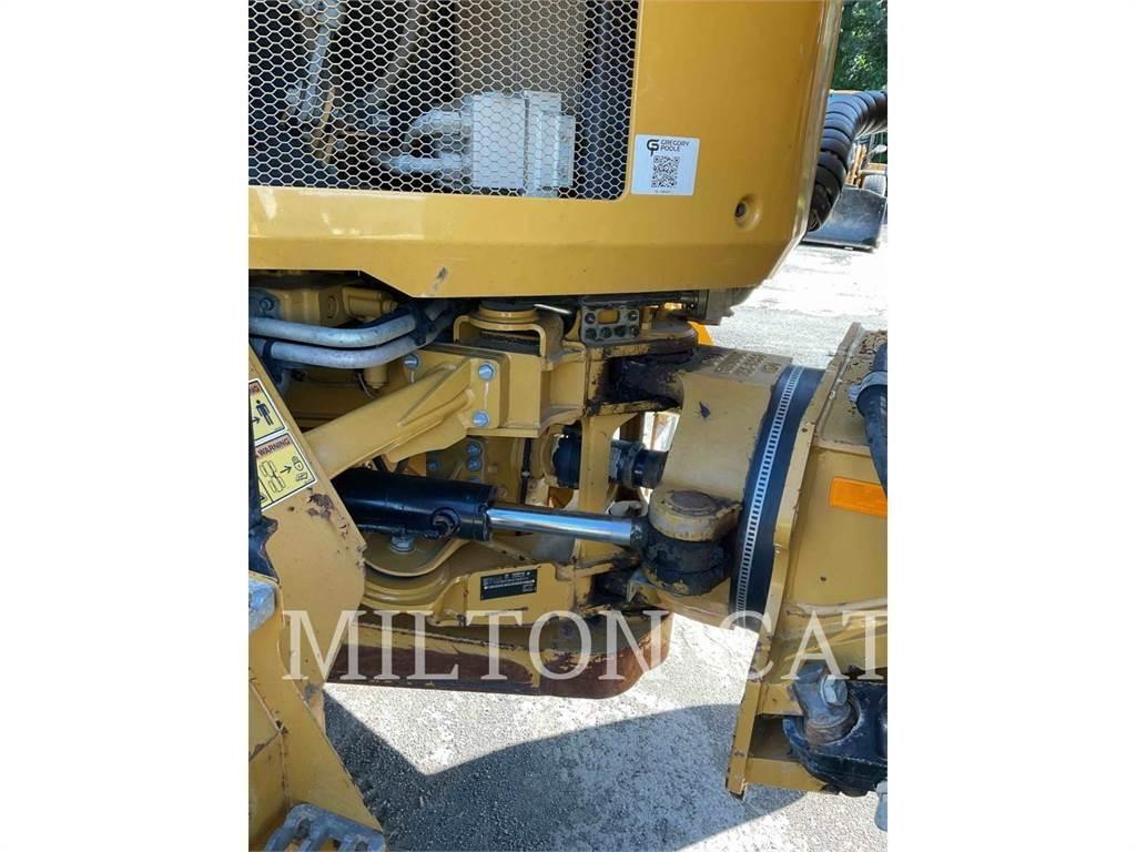 CAT 730 铰接式自卸车