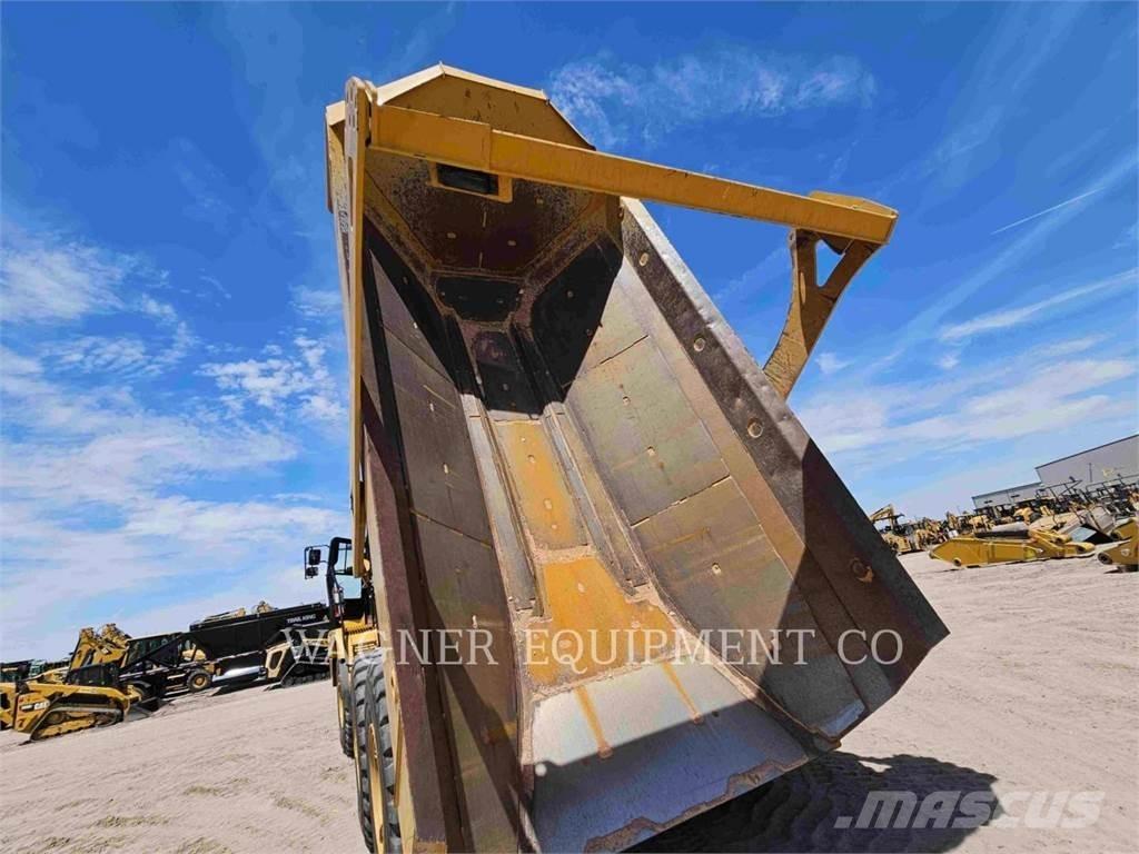 CAT 730 铰接式自卸车