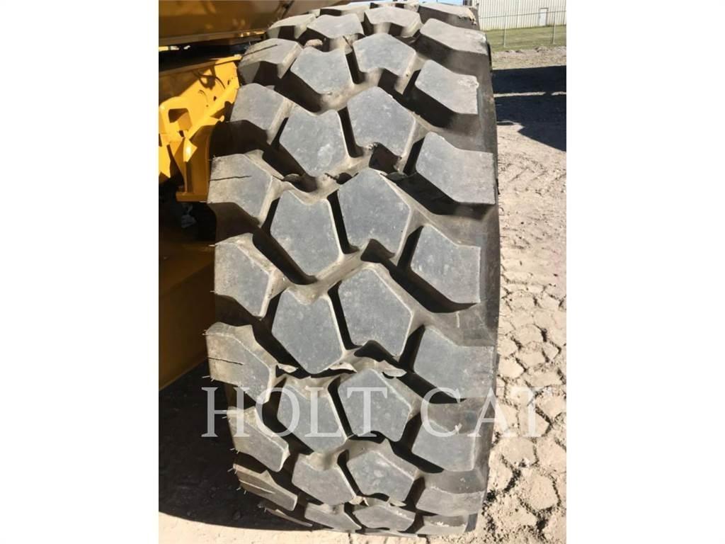CAT 730 铰接式自卸车