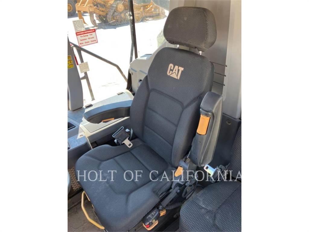 CAT 730 铰接式自卸车