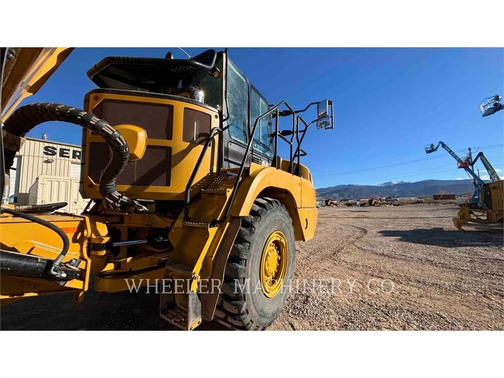 CAT 730 铰接式自卸车