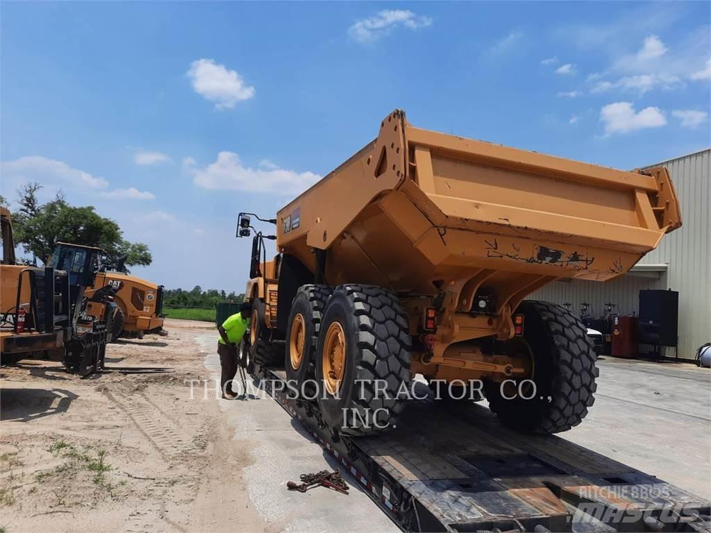 CAT 730 铰接式自卸车