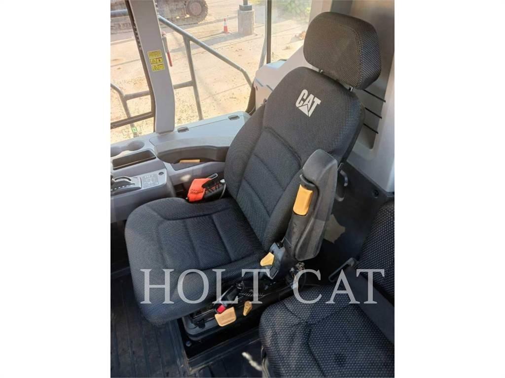 CAT 730 铰接式自卸车