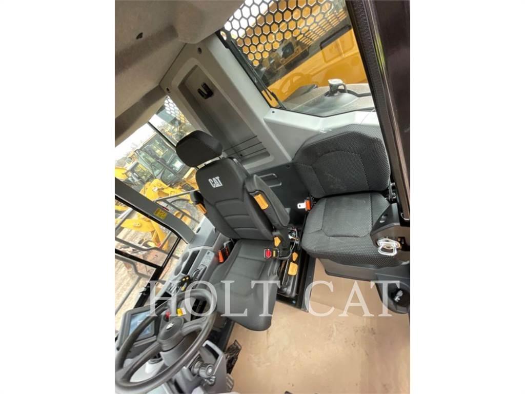 CAT 730 铰接式自卸车