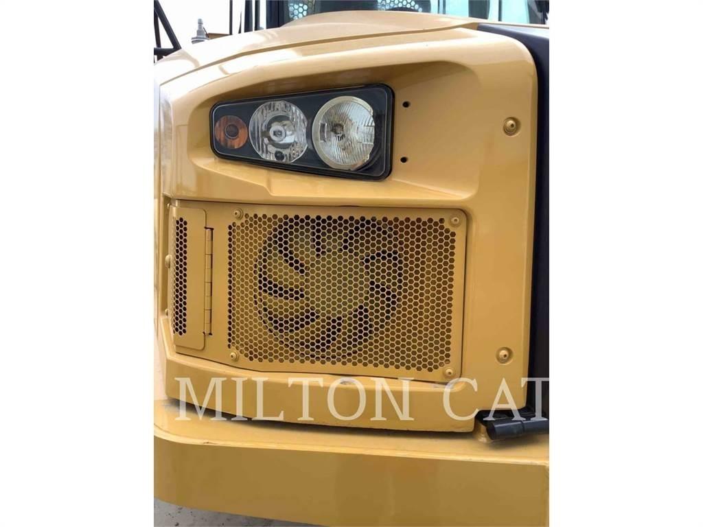 CAT 730 铰接式自卸车