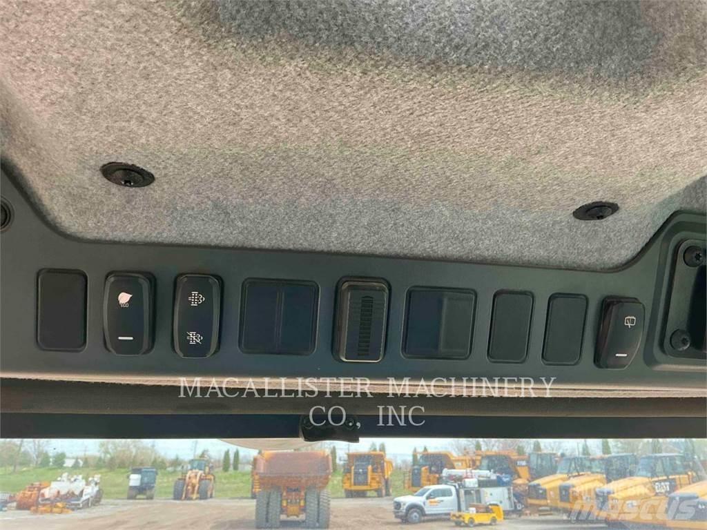 CAT 730 铰接式自卸车