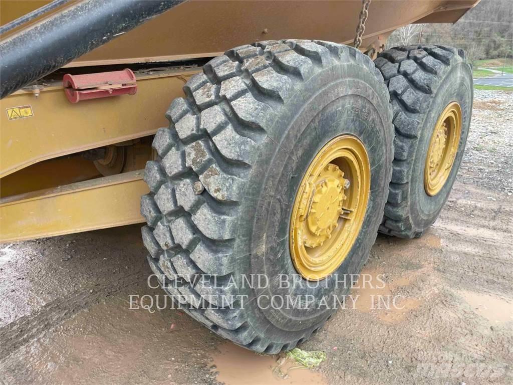 CAT 730 铰接式自卸车