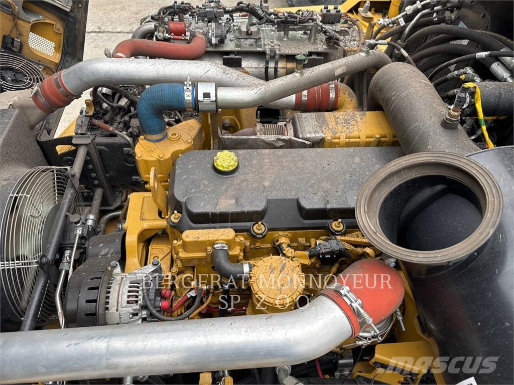 CAT 730 铰接式自卸车