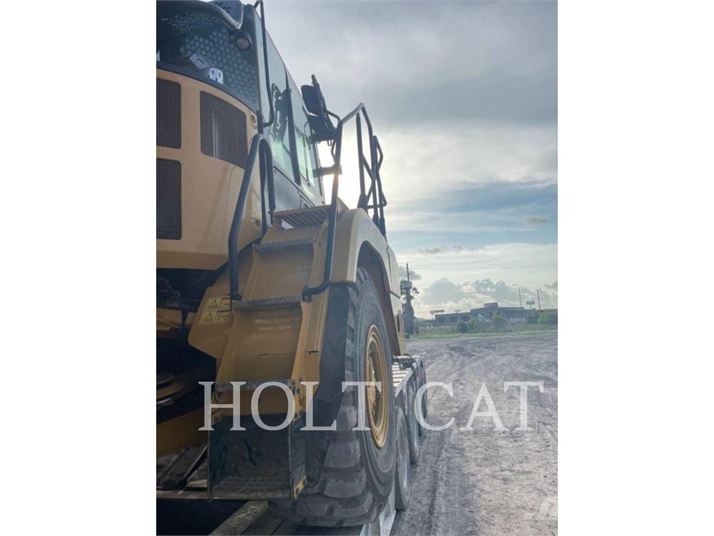 CAT 730 铰接式自卸车