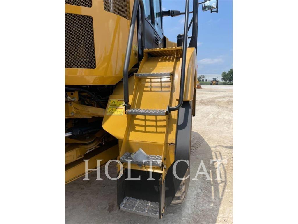 CAT 730 铰接式自卸车