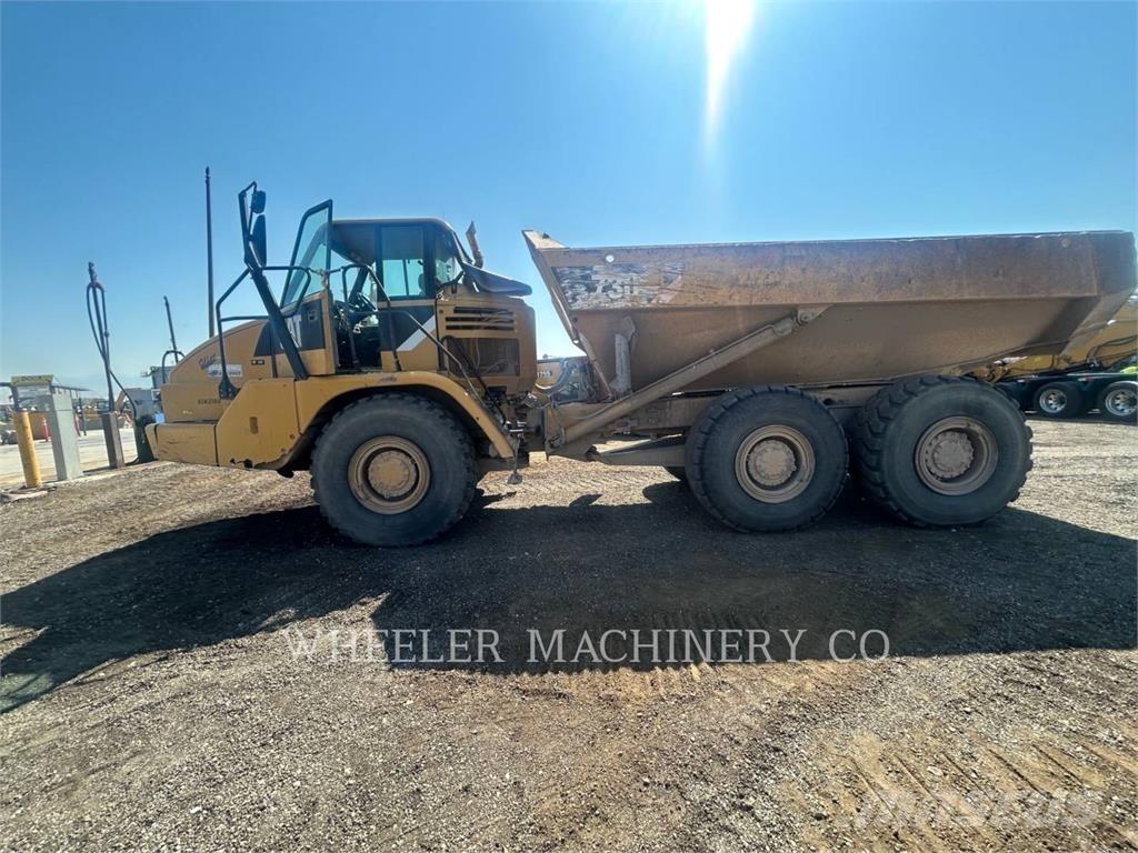 CAT 730 铰接式自卸车