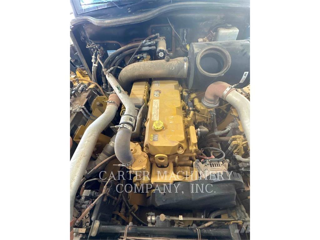 CAT 730 铰接式自卸车