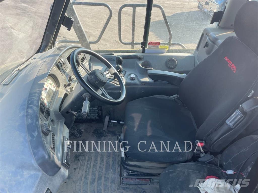 CAT 730 铰接式自卸车