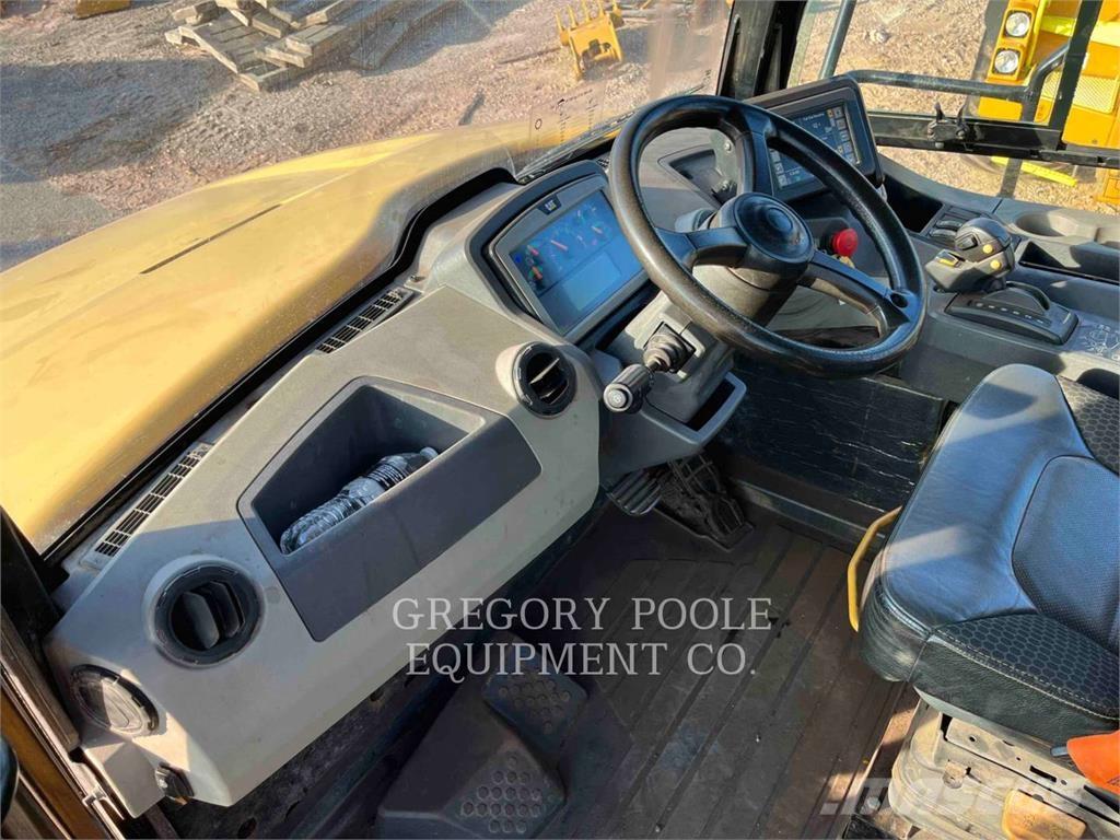 CAT 73004 铰接式自卸车