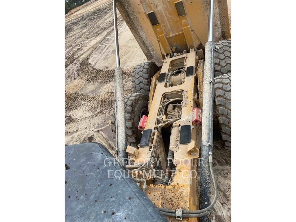 CAT 73004 铰接式自卸车