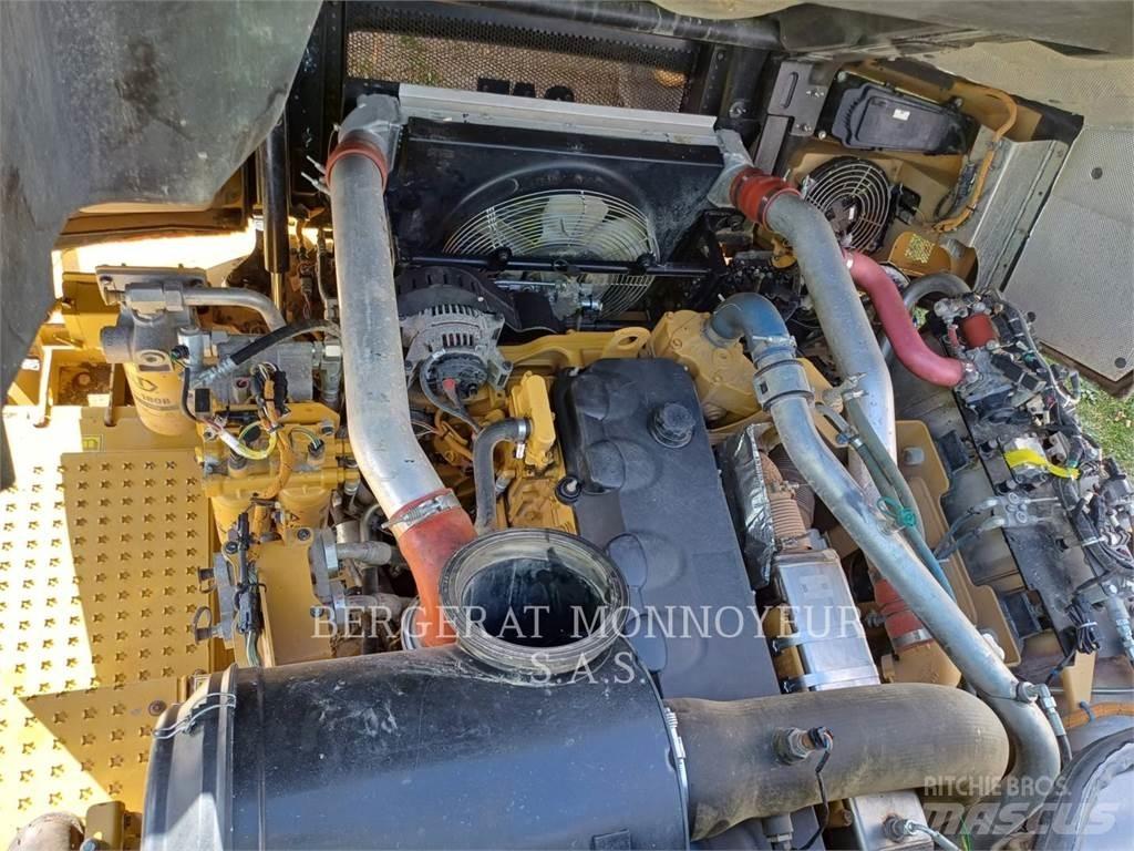CAT 730C 铰接式自卸车