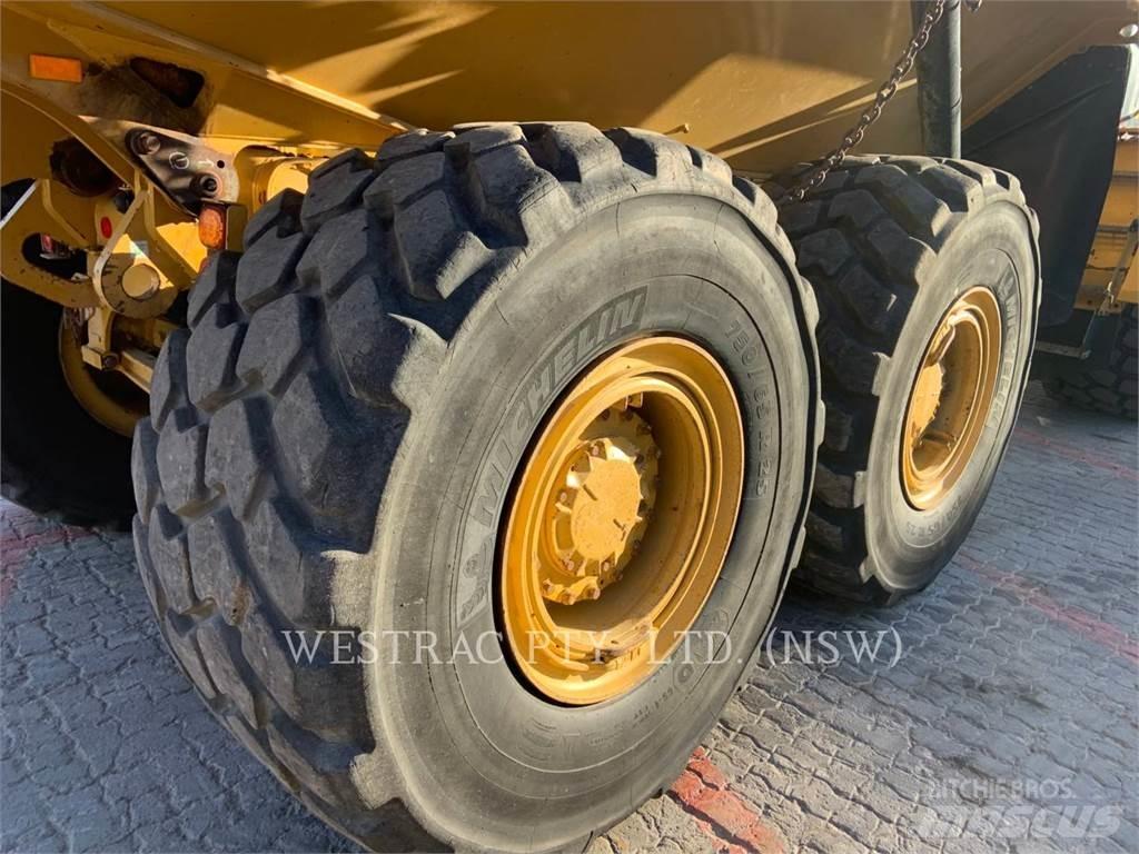 CAT 730C2 铰接式自卸车