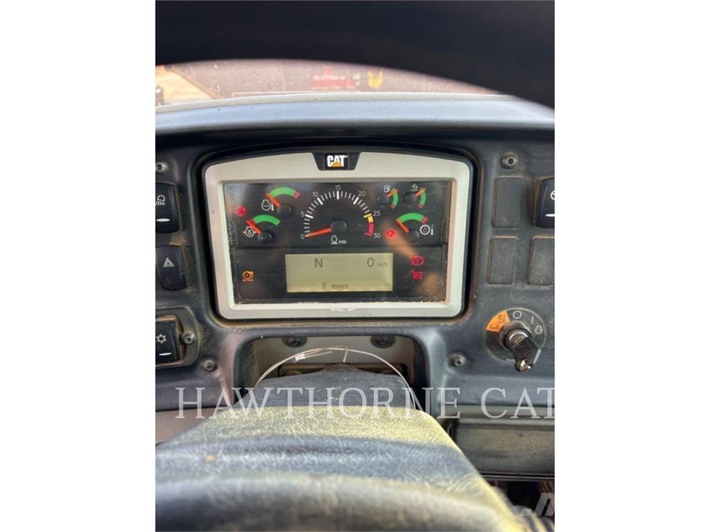 CAT 730C2 铰接式自卸车