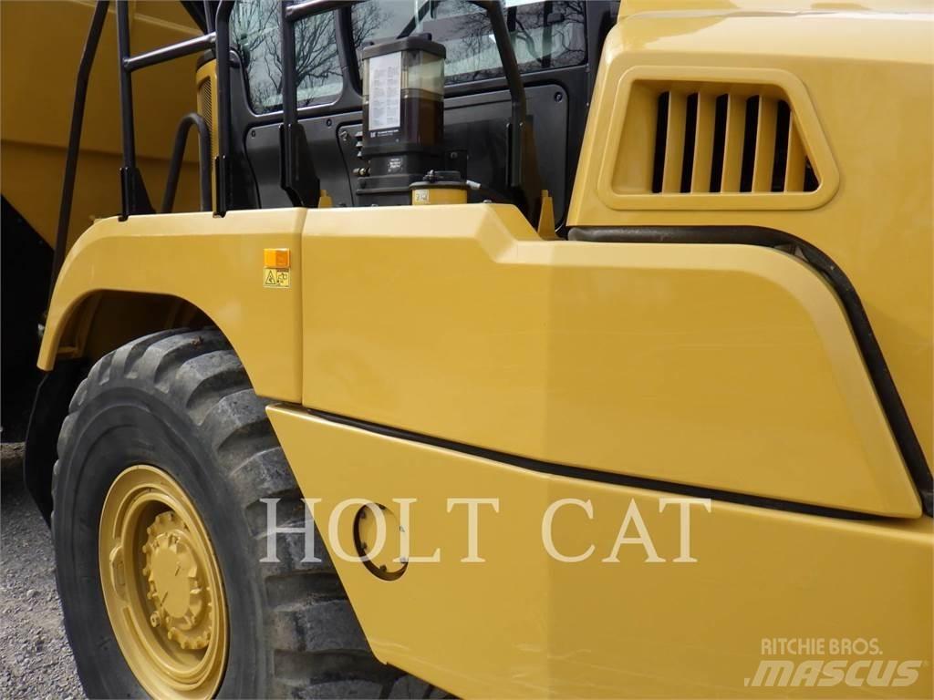 CAT 735 铰接式自卸车
