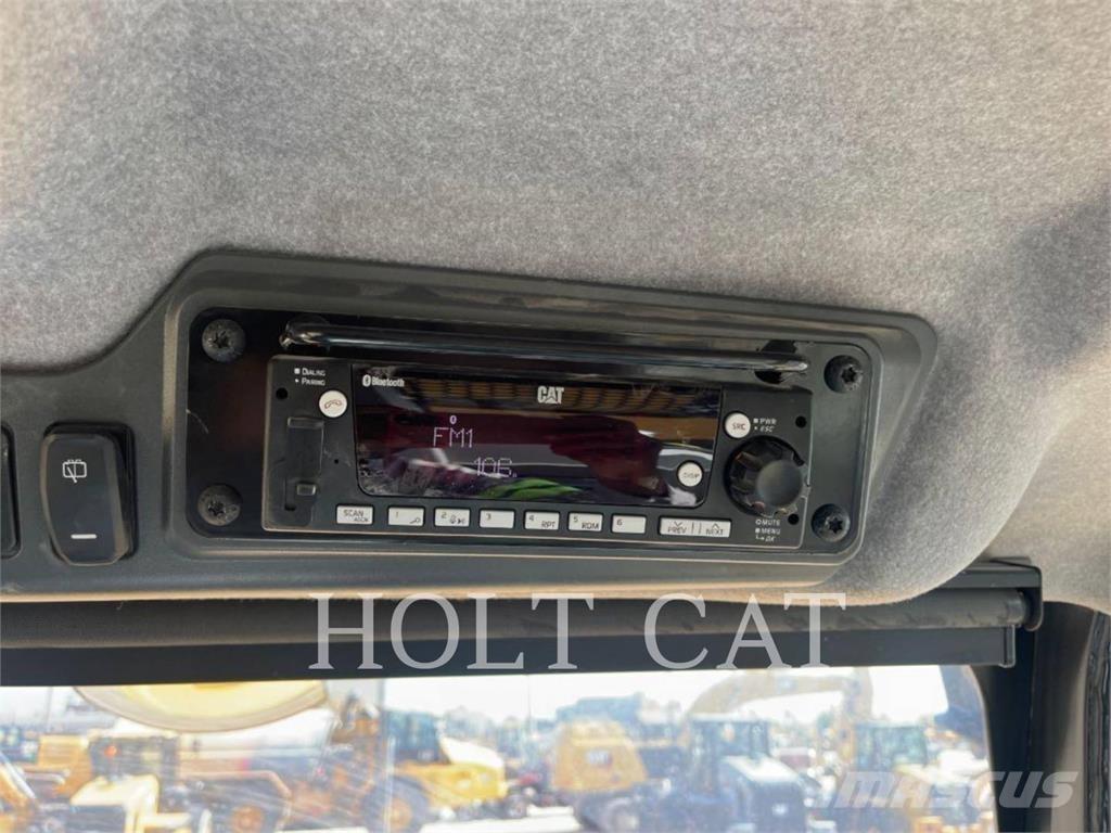 CAT 735 铰接式自卸车