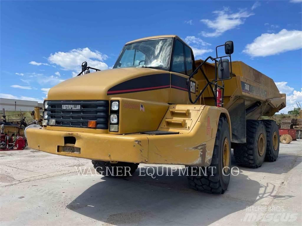 CAT 740 铰接式自卸车