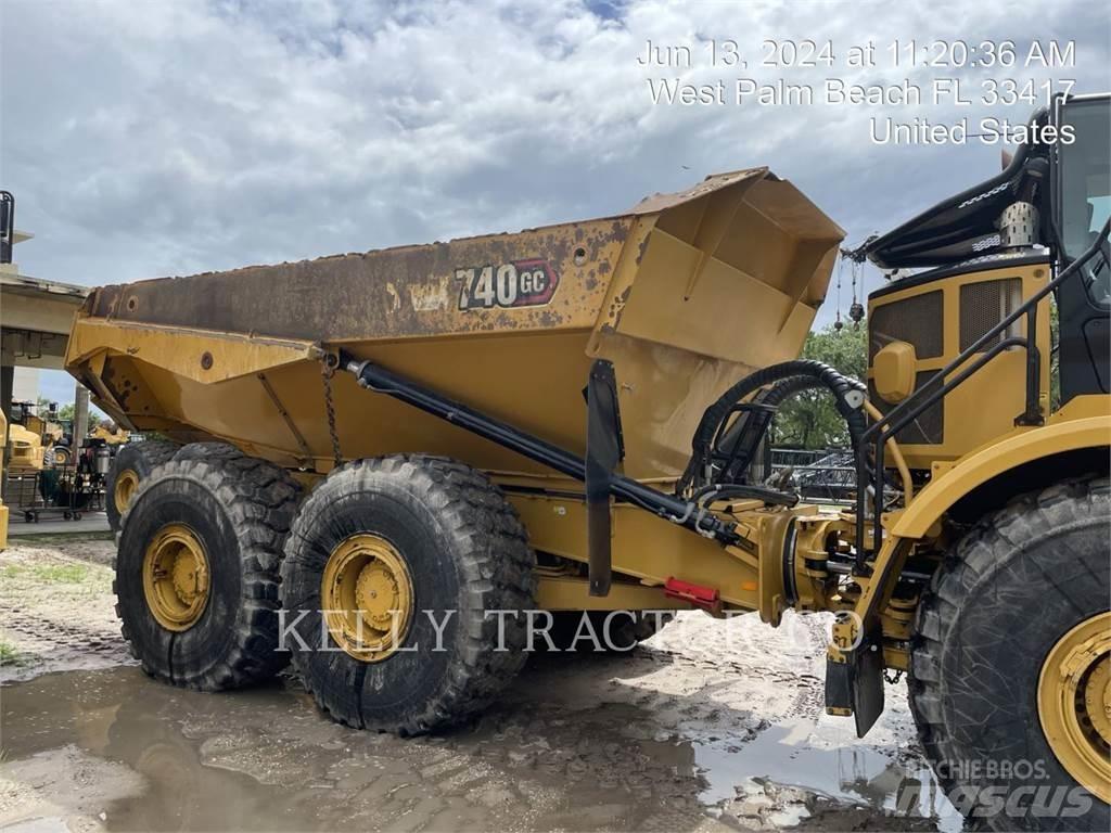 CAT 740 铰接式自卸车