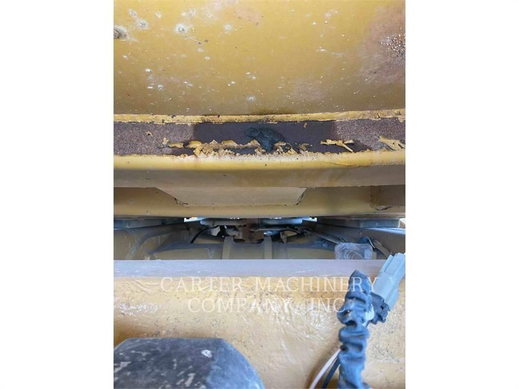 CAT 740 铰接式自卸车