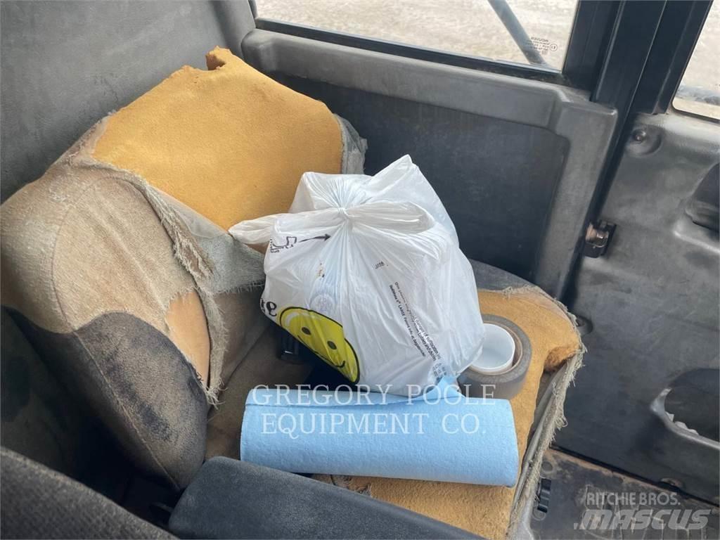 CAT 740 铰接式自卸车