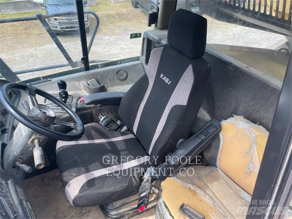 CAT 740 铰接式自卸车