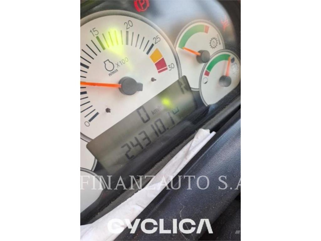 CAT 740 铰接式自卸车