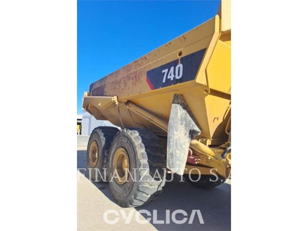 CAT 740 铰接式自卸车