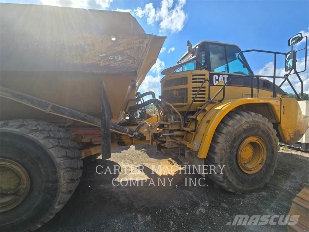 CAT 740 铰接式自卸车