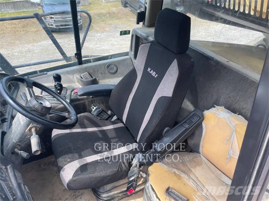 CAT 740 铰接式自卸车