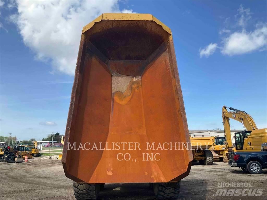 CAT 740 GC 铰接式自卸车