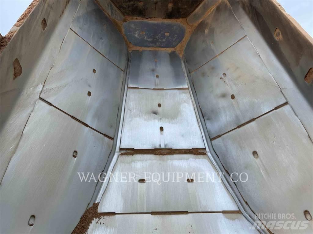 CAT 740B 铰接式自卸车