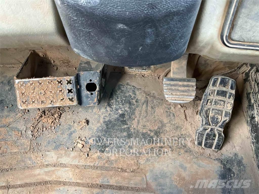 CAT 740B 铰接式自卸车
