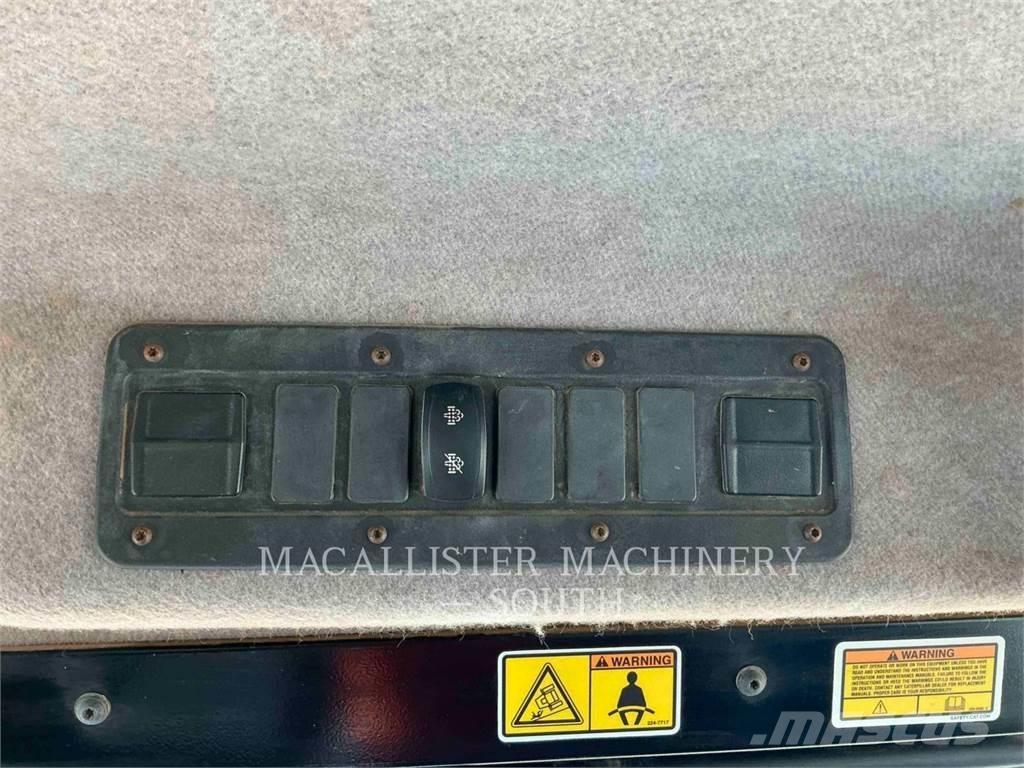 CAT 740B 铰接式自卸车