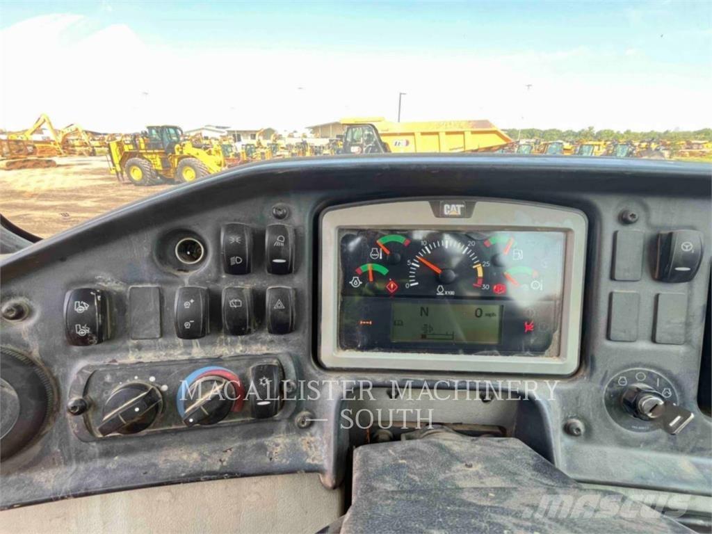CAT 740B 铰接式自卸车