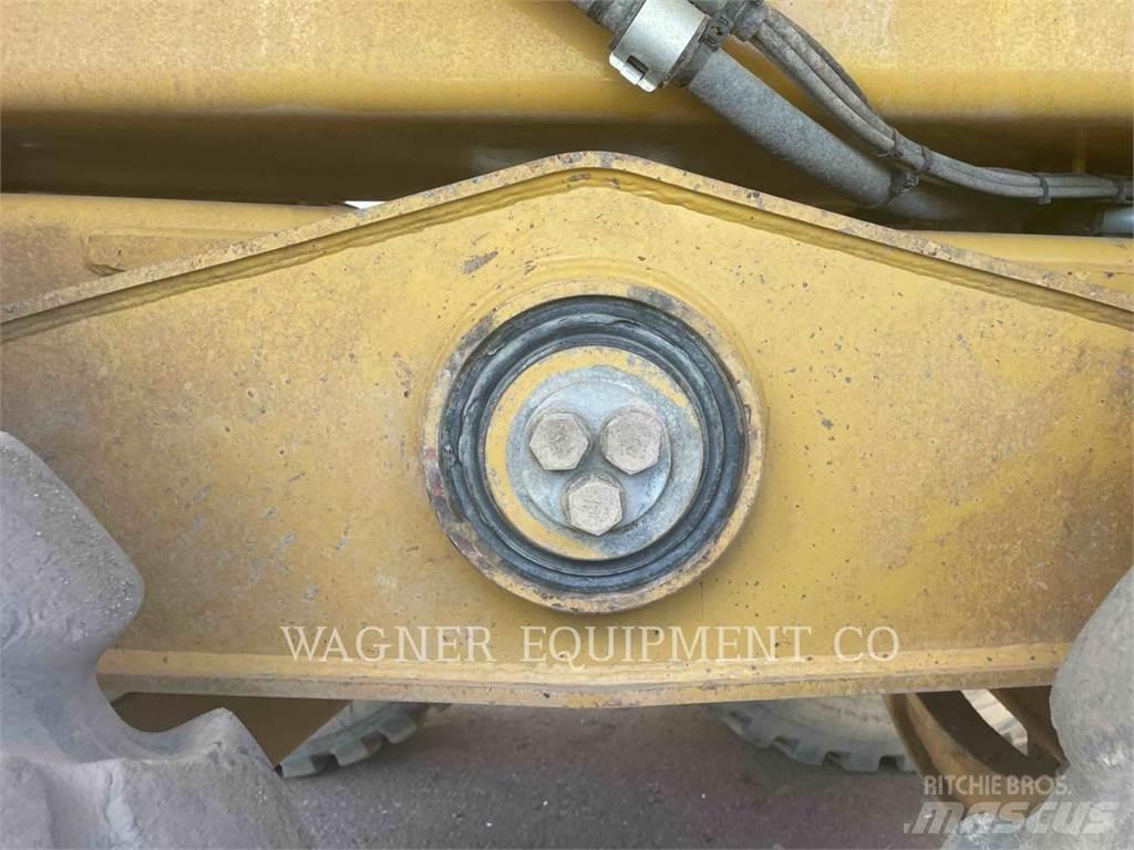 CAT 740B WT 水罐车