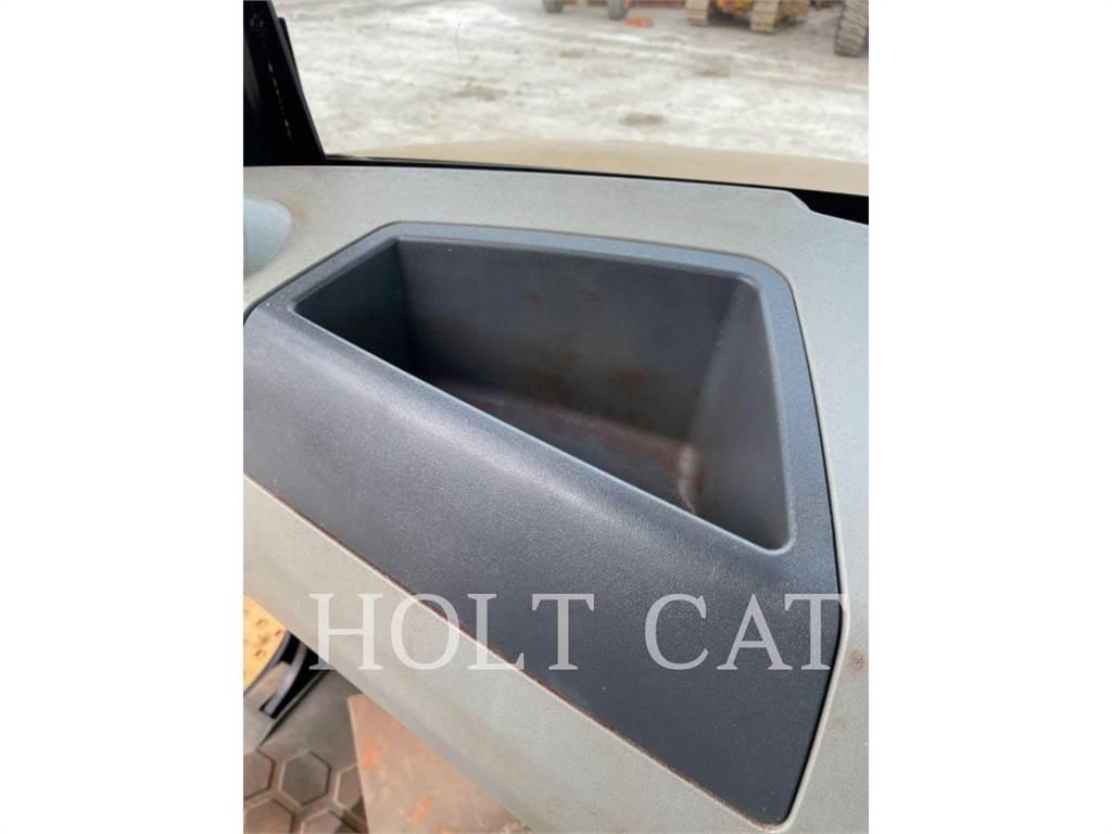 CAT 740GC 铰接式自卸车