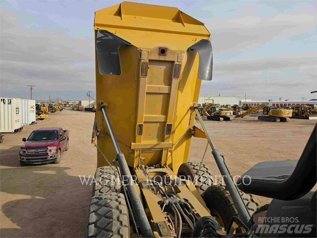 CAT 740GC 铰接式自卸车
