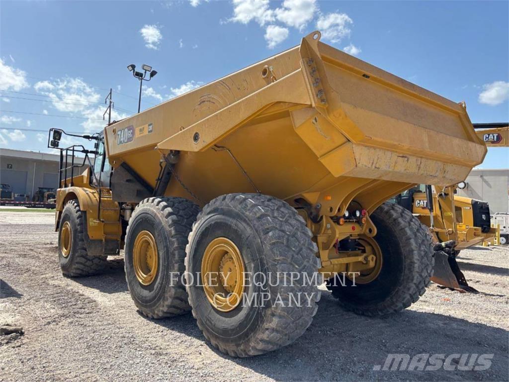 CAT 740GC-04 铰接式自卸车