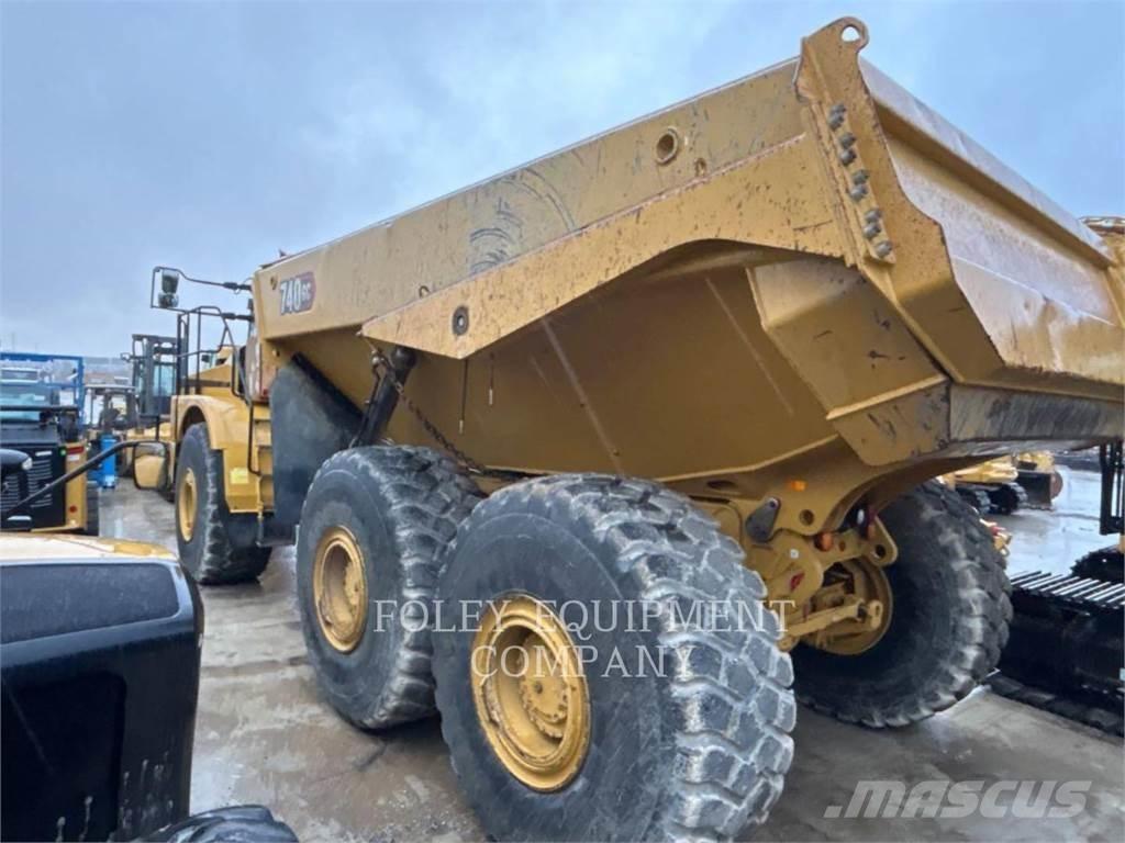 CAT 740GC-04 铰接式自卸车