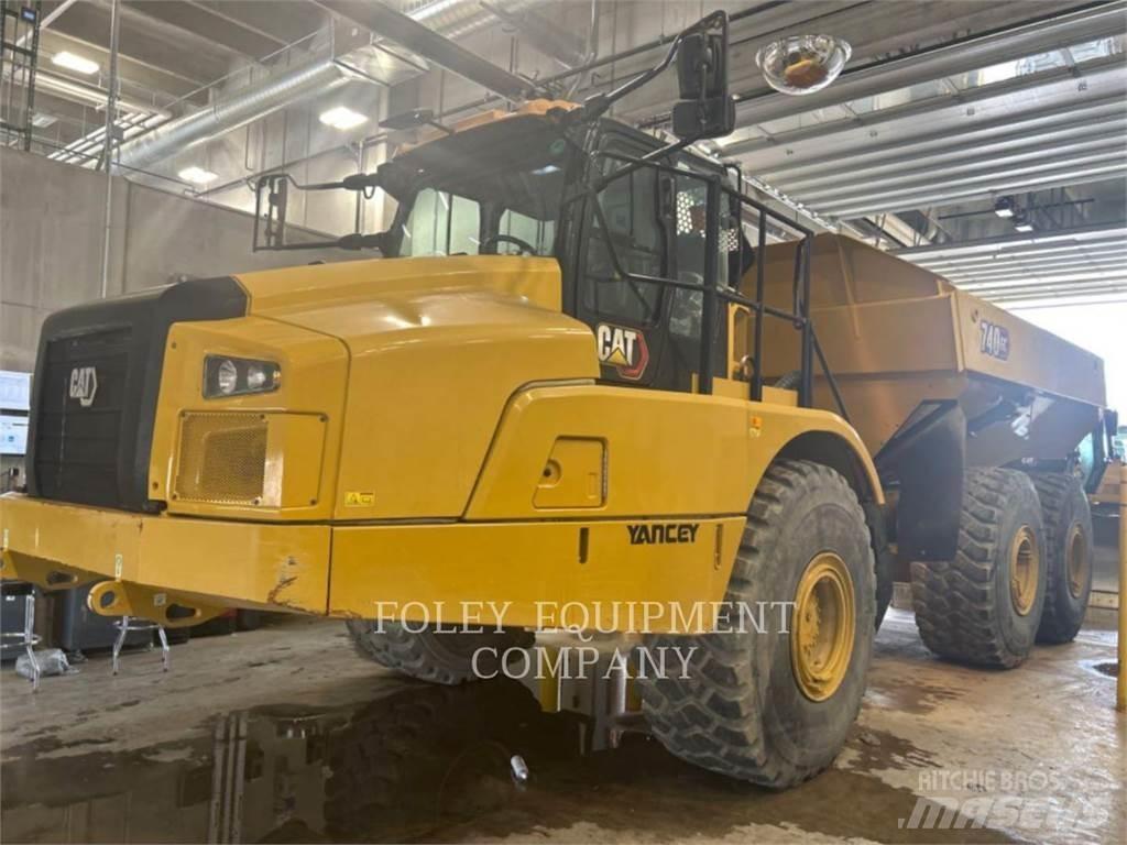 CAT 740GC-04 铰接式自卸车