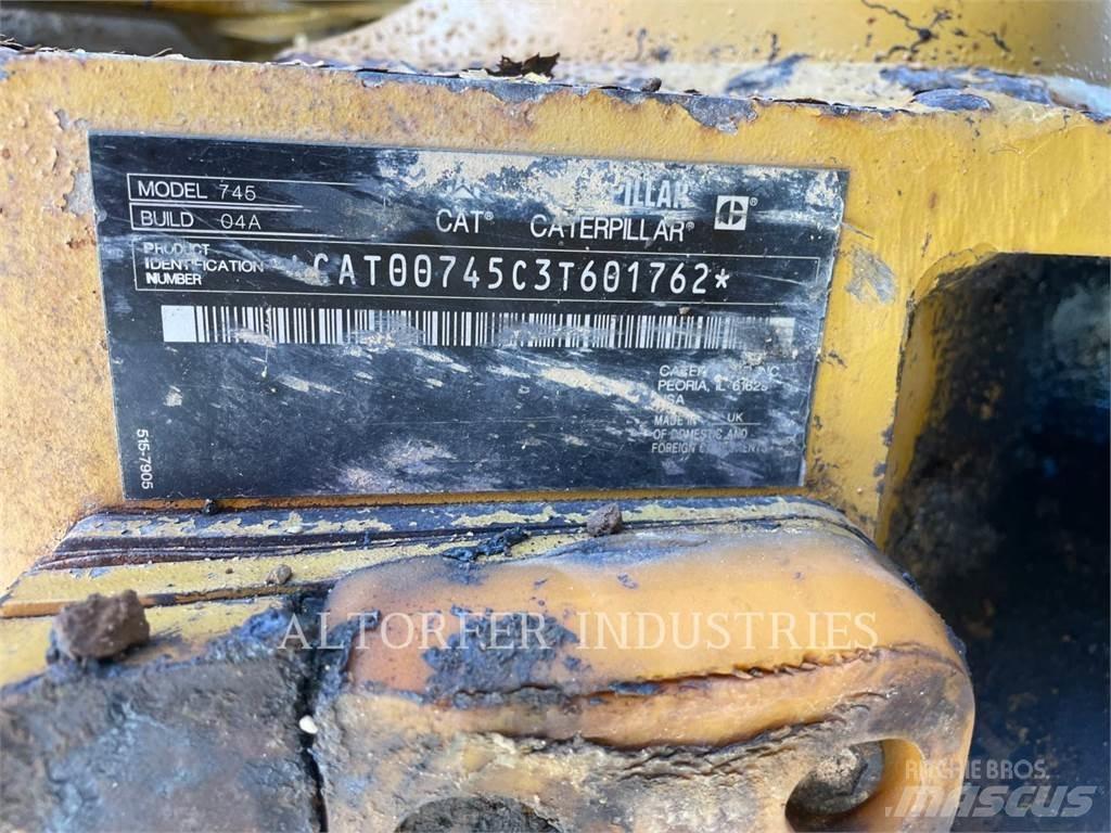 CAT 745 铰接式自卸车