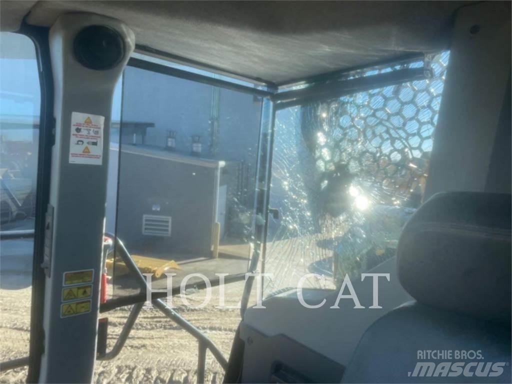 CAT 745 铰接式自卸车