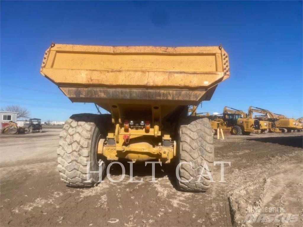 CAT 745 铰接式自卸车